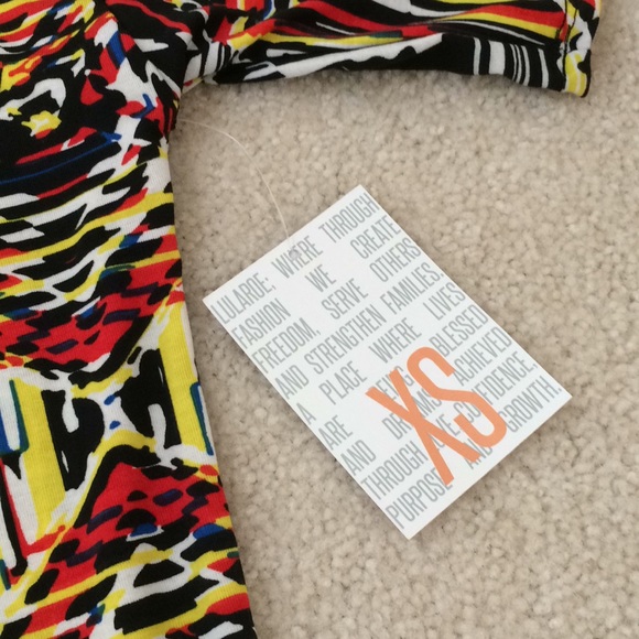 BNWT - LuLaRoe Irma Tunic - graphic print - XS - Picture 4 of 5